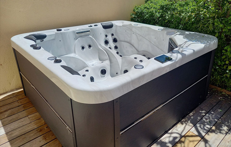 Création de Piscines et Spas haut de gamme en Auvergne